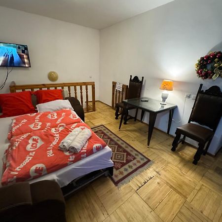 Lika'S Hause Apartment Tbilisi ภายนอก รูปภาพ