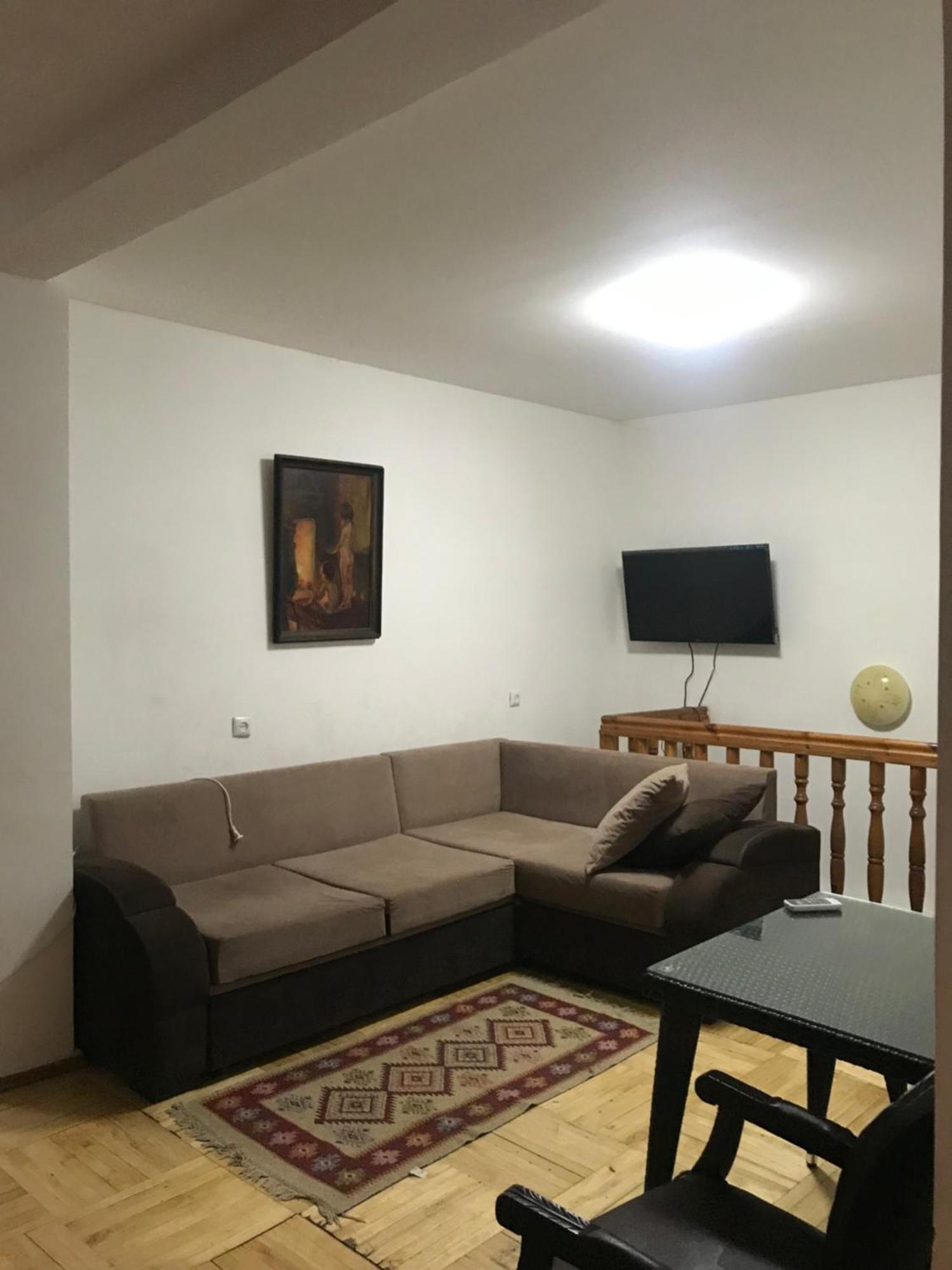 Lika'S Hause Apartment Tbilisi ภายนอก รูปภาพ